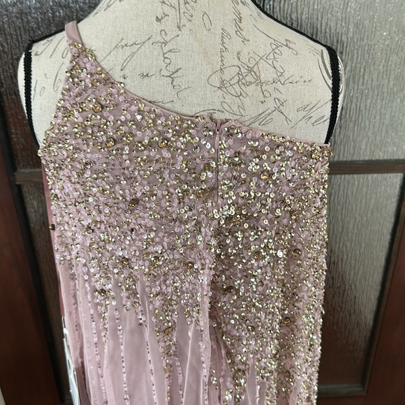 Mac Duggal Glamorous Blush Sequin One-Shoulder Dress size 2 NWT - Picture 11 of 13